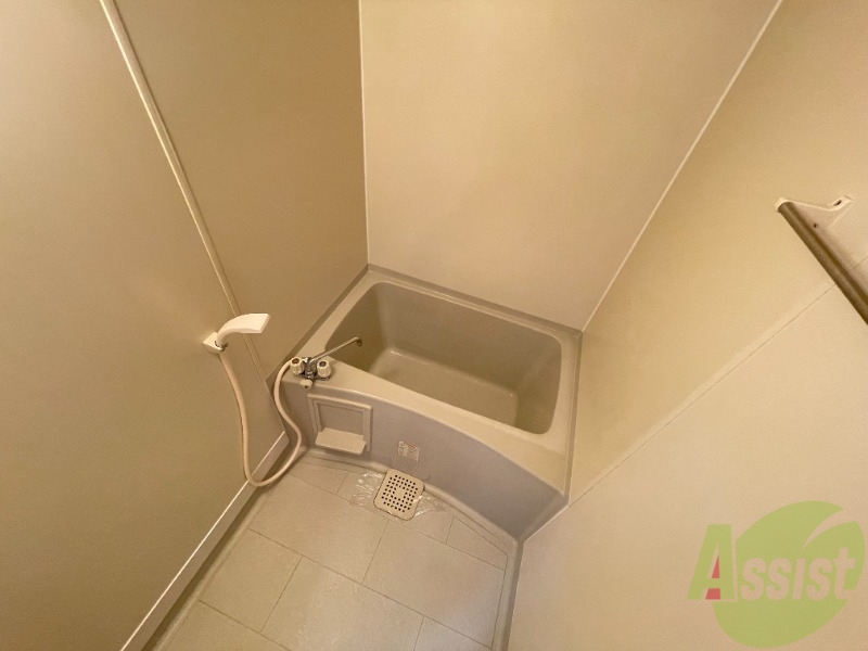 バス・シャワールーム　浴室の様子を撮影しました。丁度良いサイズですね。