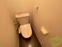 トイレ　トイレは嬉しい温水洗浄便座となっております。