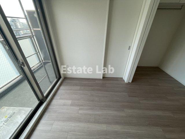 バルコニー　暖かな日差しのふりそそぐバルコニー