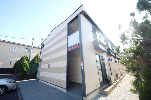 相鉄本線 瀬谷駅 バス乗車時間：11分 最寄りバス停で下車 徒歩2分 築19年