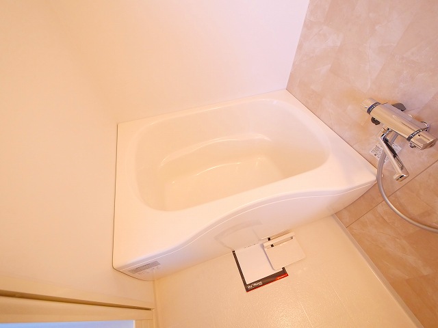 バス・シャワールーム　ゆったり過ごせるお風呂です