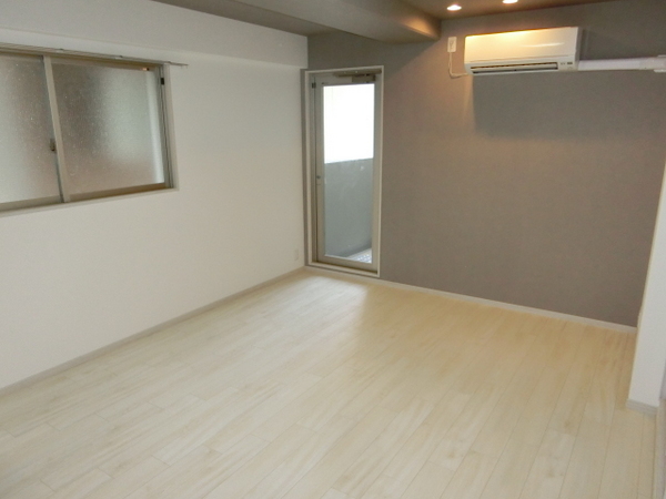 居室・リビング　アクセントクロス！