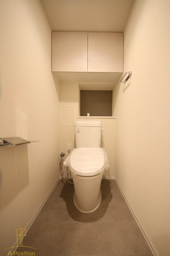 トイレ　コンフォリア・リヴ本町WEST Q