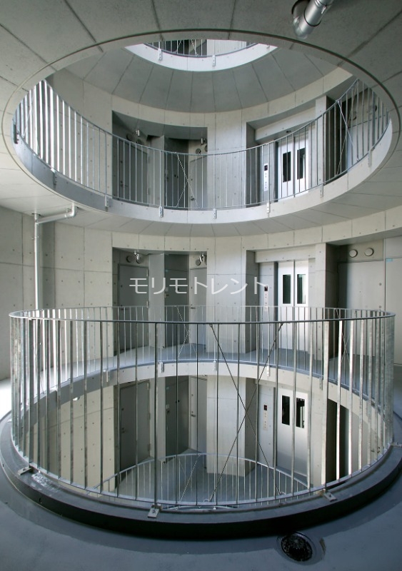 その他設備　螺旋階段