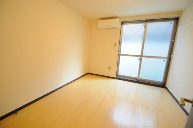 その他部屋・スペース　南向きの明るいお部屋です。