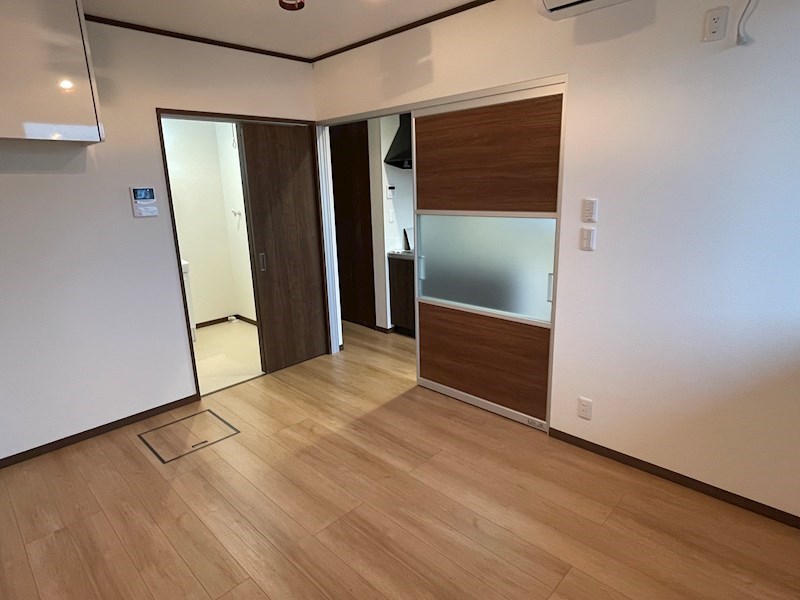 居室・リビング　築浅で室内がとってもキレイ