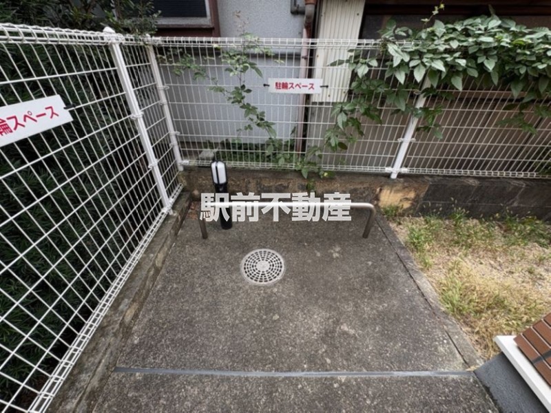 エントランス　玄関前通路