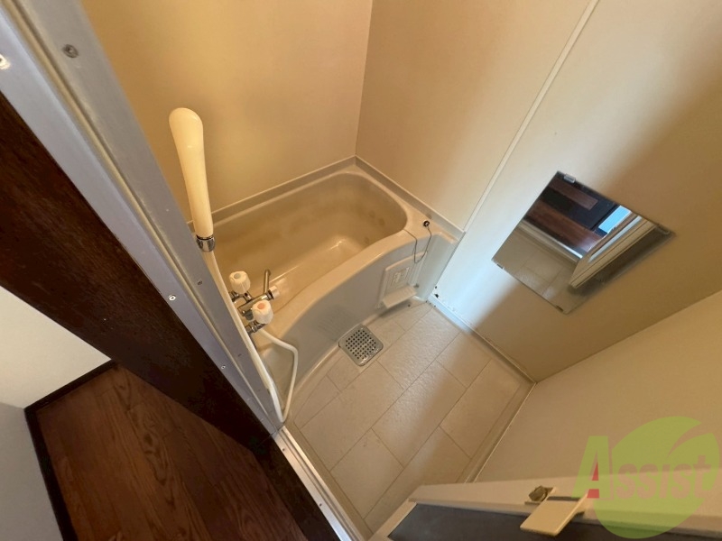 バス・シャワールーム　ユニットバスです。疲れを癒すのに欠かせませんね！