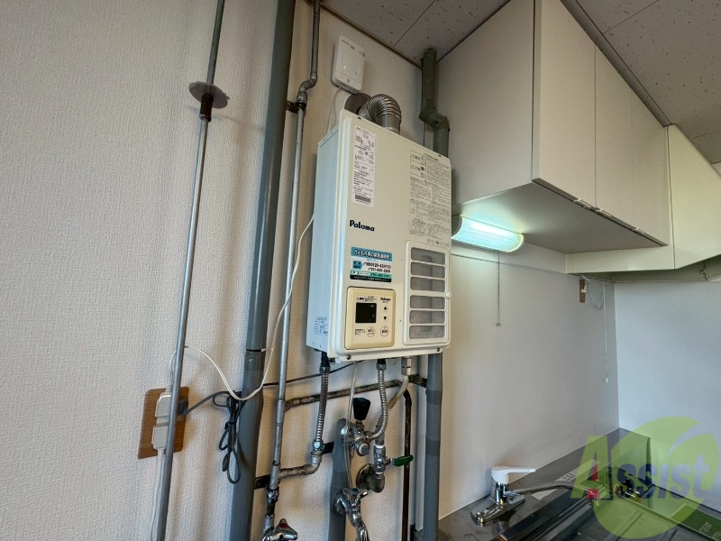 その他設備　ガス給湯器です。操作しやすいパネルになってます。