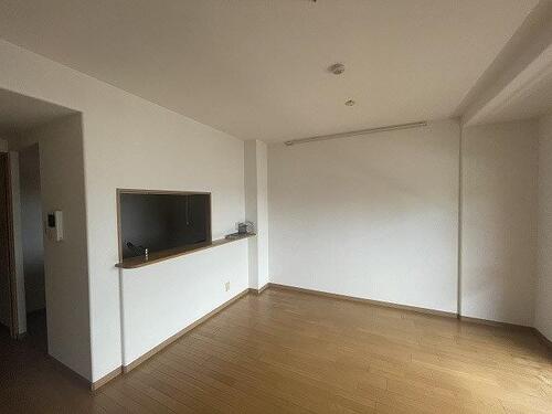 居室・リビング　居室・リビング：現状回復工事後の写真（2025年6月）