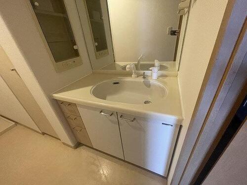 洗面設備　洗面所：現状回復工事後の写真（2025年6月）     （2