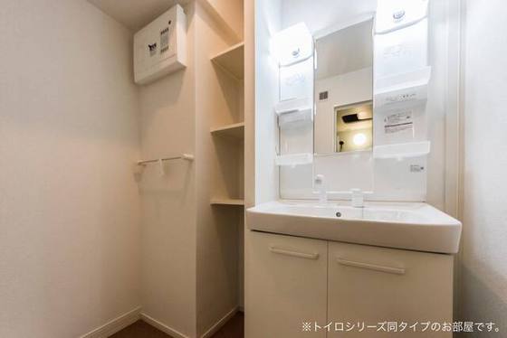 洗面設備　※参考　同シリーズの写真です