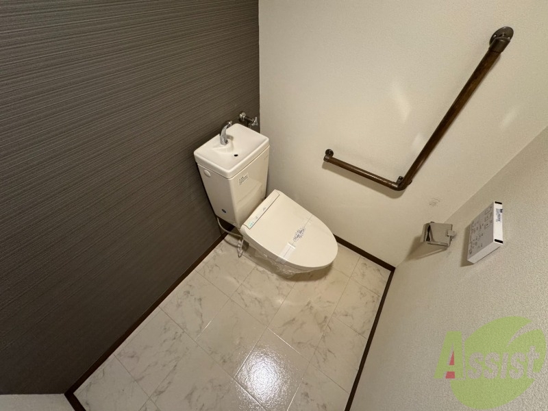 トイレ　シャワートイレになっているので快適です！