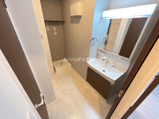 バス・シャワールーム　洗髪洗面化粧台