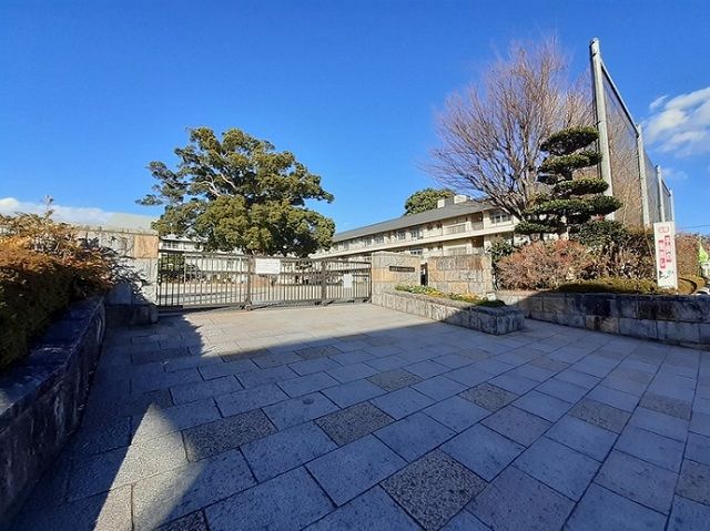 小学校　相模原市立新磯小学校（小学校）まで400m