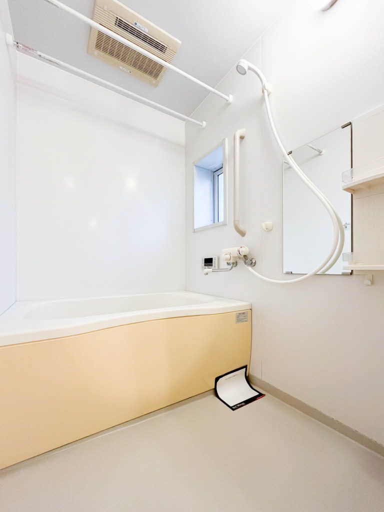 バス・シャワールーム　浴室です。（浴室乾燥機付き）