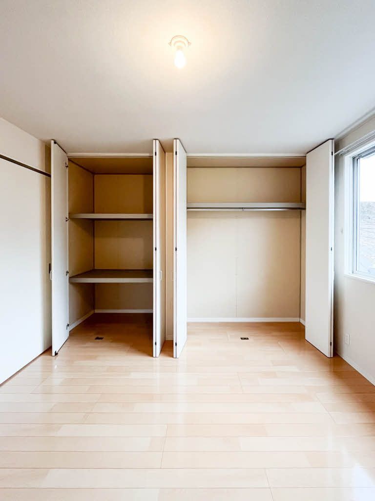 収納　洋室のクローゼットです。（ハンガーパイプ付き）