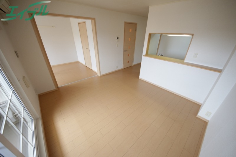 居室・リビング　同型参考写真