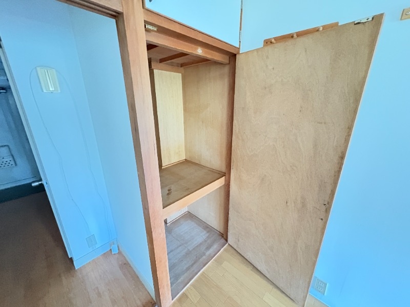 収納　キッチンと仕切れるので料理の匂い移り気にしなくてＯＫです