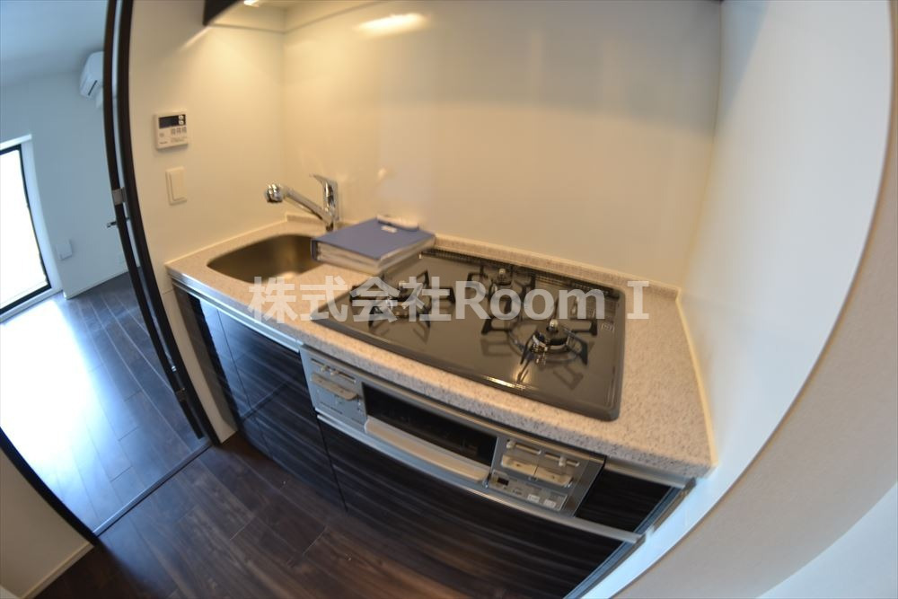 キッチン　コンパクトなキッチンで掃除もラクラク