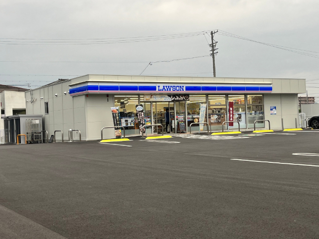 コンビニ　ローソン（コンビニ）まで500m