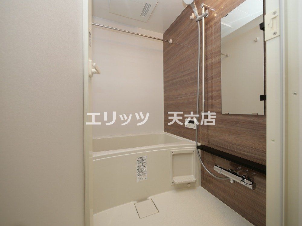 バス・シャワールーム　収納