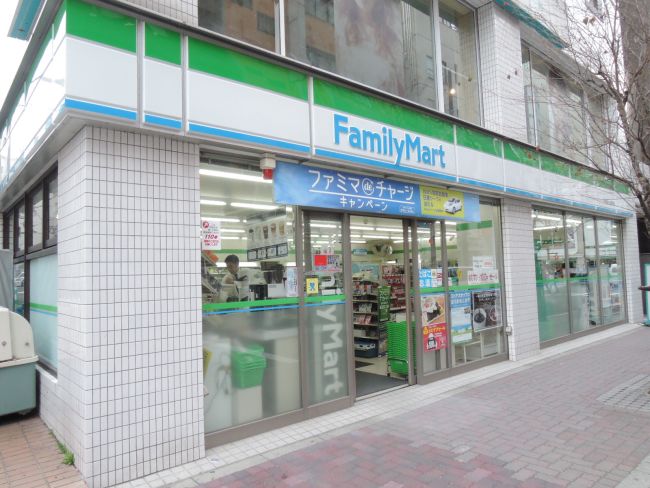 コンビニ　ファミリーマート千代田小川町店（コンビニ）まで141m