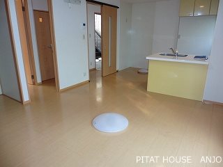 居室・リビング　参考写真１０３（間取り違い）