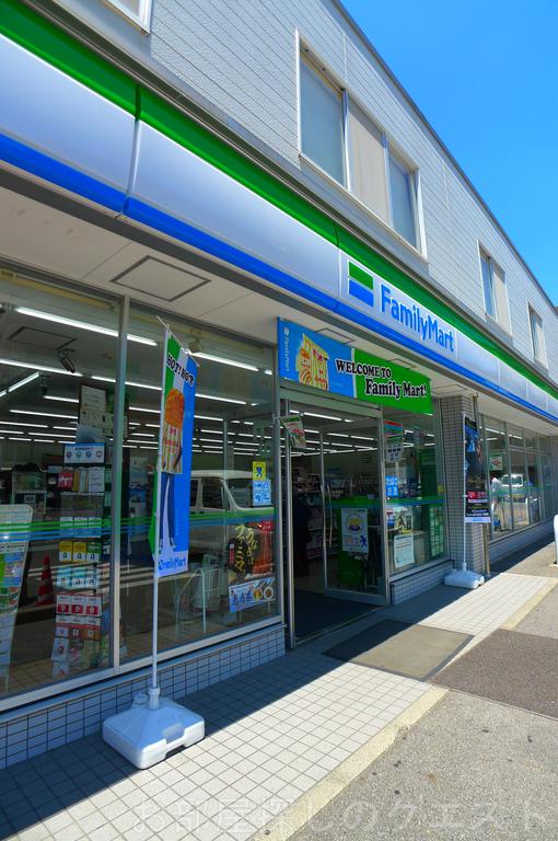 コンビニ　ファミリーマート昭和塩付通一丁目店（コンビニ）まで318m