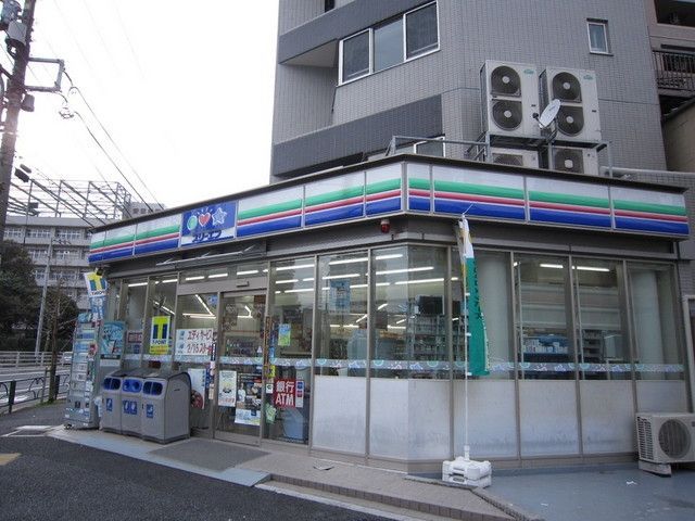 コンビニ　スリーエフ（コンビニ）まで200m
