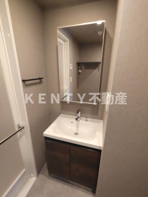 洗面設備　コンパクトで使いやすい洗面所