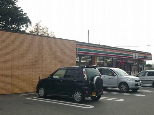 コンビニ　セブンイレブン（コンビニ）まで1900m