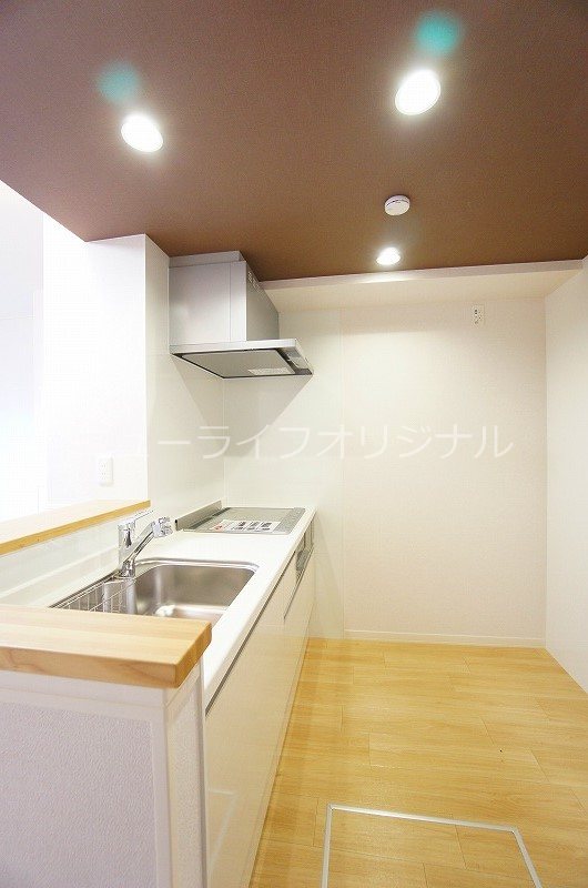 キッチン　ご家族との会話が弾むカウンター付き対面式キッチン。