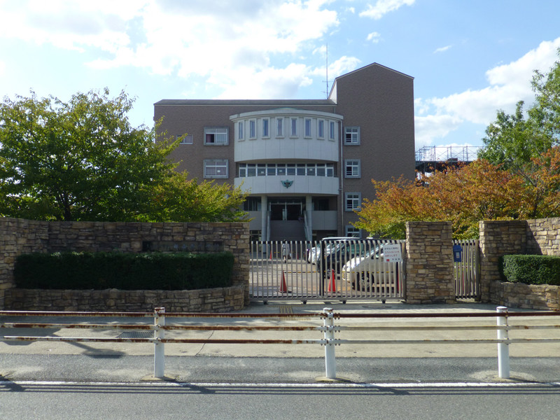 中学校　郡山南中学校（中学校）まで2400m