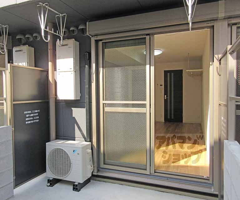 バルコニー　庭のように広いバルコニー