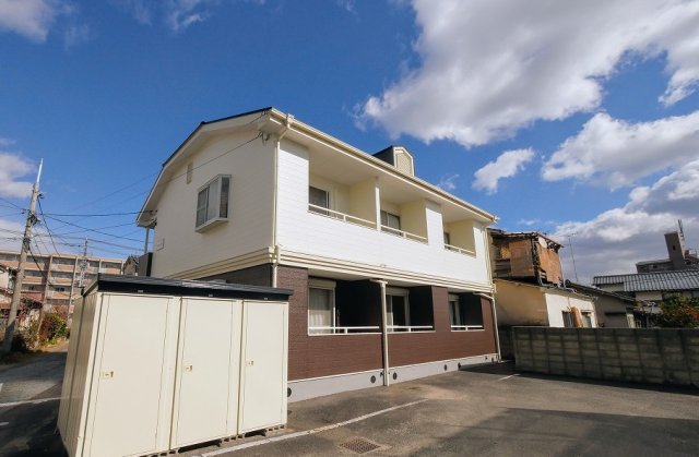 建物外観　入居月フリーレント♪