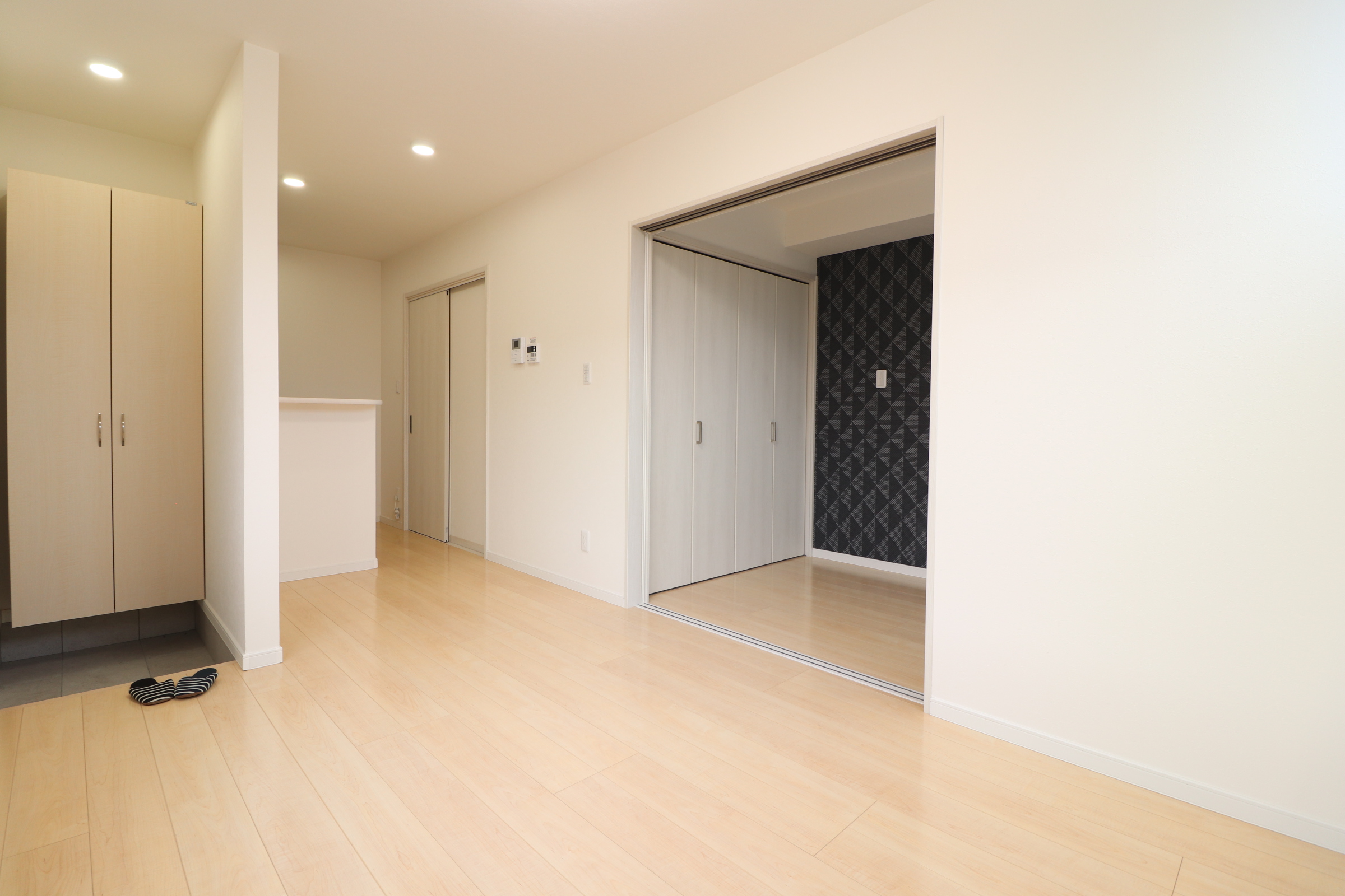 居室・リビング　清潔感のあるリビングダイニングです♪