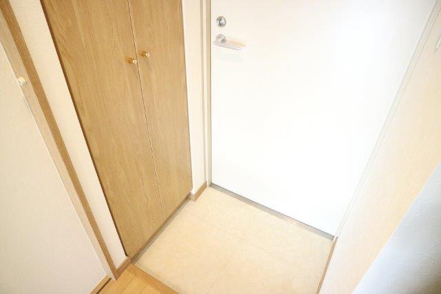 玄関　大き目のシューズボックスが御座います※同タイプ別の部屋写真