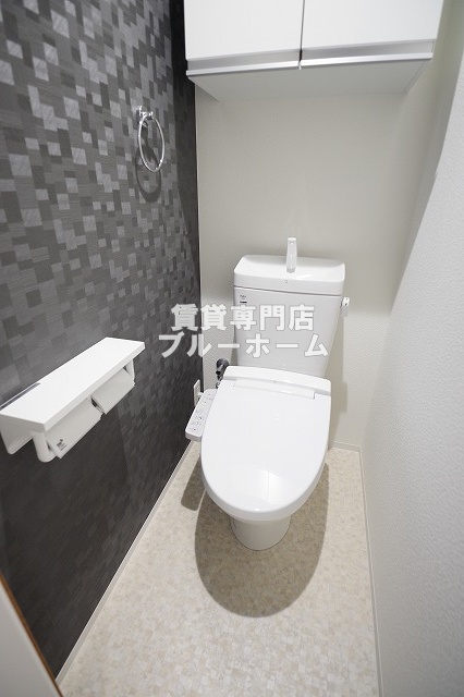 トイレ　温水洗浄便座付きのトイレです！