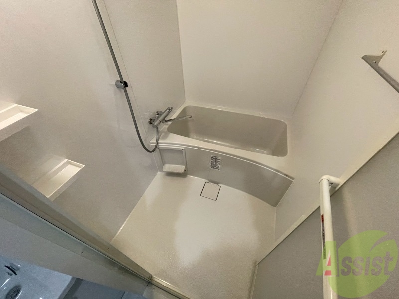 バス・シャワールーム　お風呂になります。一日の疲れを癒してくださいね。