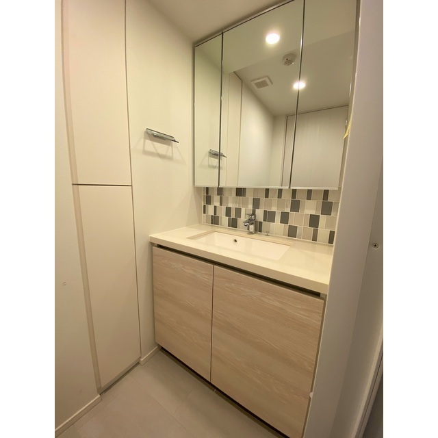 洗面設備　広い洗面スペース