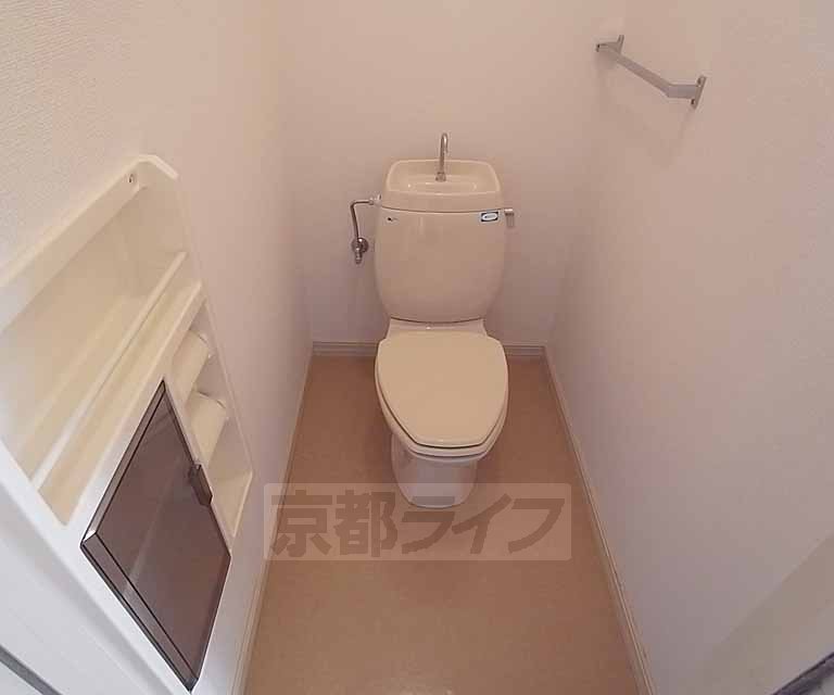 トイレ　収納があり便利です