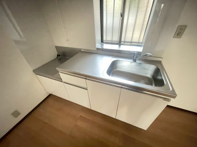 キッチン　リフォーム中のため、別のお部屋の写真を使用中です。