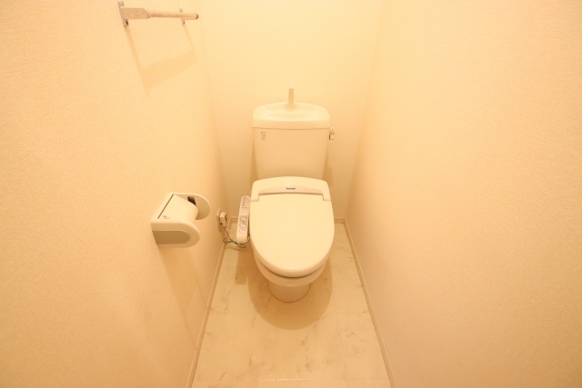 トイレ　※別室の参考写真の為、現況優先です。