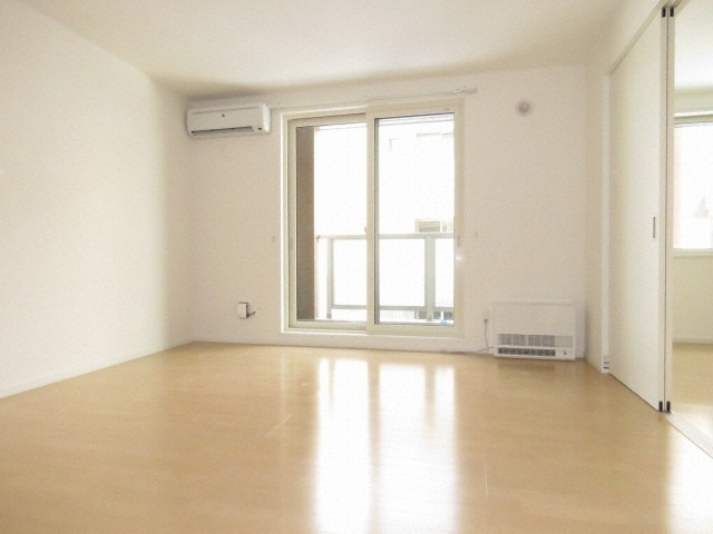 居室・リビング　※写真は反転タイプです