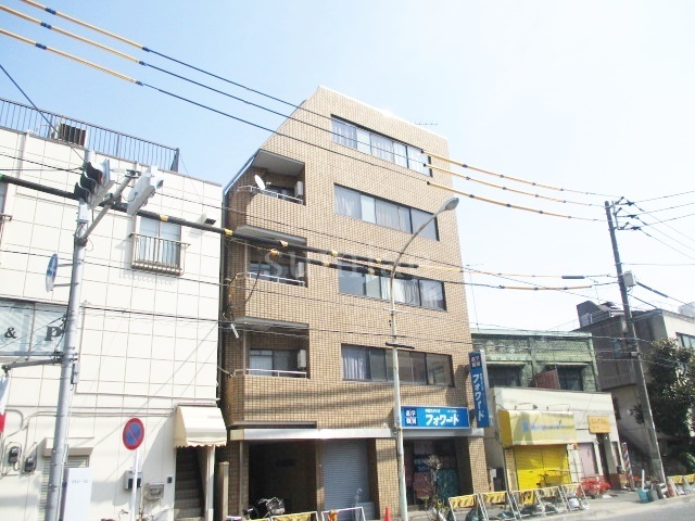 建物外観　RC構造５階建ての物件です☆