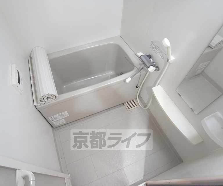 バス・シャワールーム　浴室乾燥付きです