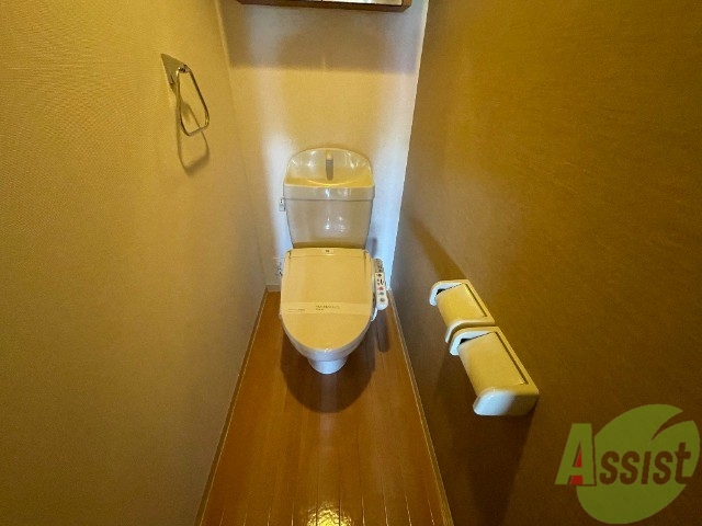 トイレ　温水洗浄便座付きのトイレは、使用しやすそうですね。