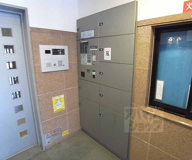 エントランス　宅配ＢＯＸ付