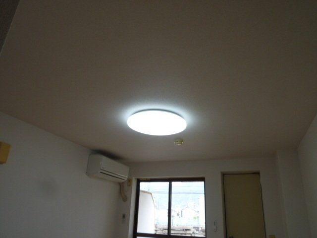 その他設備　照明付です